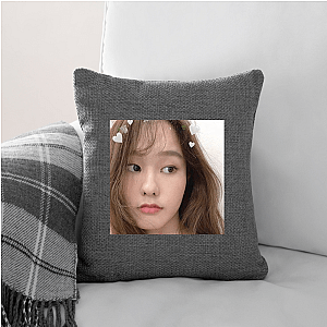 39daph Just Vibing And Gaming 39Daph Pillows Cover