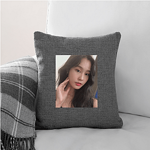 39daph The Unbothered Artist 39Daph Pillows Cover