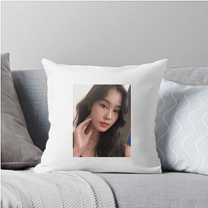 39daph The Unbothered Artist 39Daph Pillows Cover