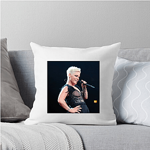 Music Performer Alecia Beth Moore Alecia Beth Moore Pillows Cover
