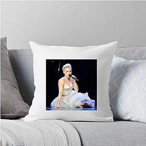 Stage Entertainer Alecia Beth Moore Alecia Beth Moore Pillows Cover