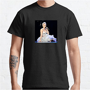 Stage Entertainer Alecia Beth Moore Alecia Beth Moore T-Shirts