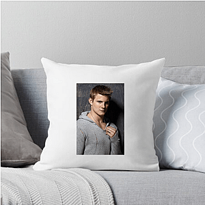 Born to Battle – Ludwig Way Alexander Ludwig Pillows Cover