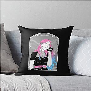 Alien Mizi Throw Pillow