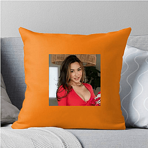 Body Positive Advocate Ana Cheri Pillows Cover