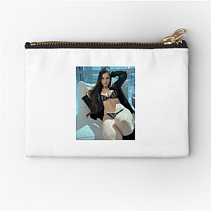 Strong And Stylish Figure Anllela Sagra Zipper Pouches