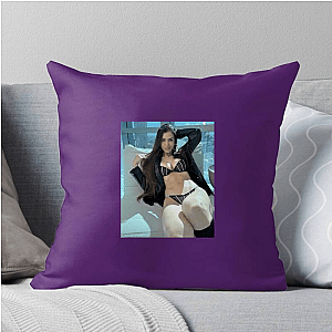 Strong And Stylish Figure Anllela Sagra Pillows Cover