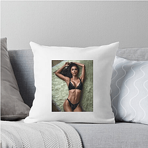 Body Confidence Advocate Anllela Sagra Pillows Cover