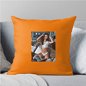 Mind And Muscle Balance Anllela Sagra Pillows Cover