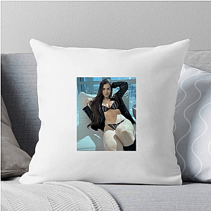 Strong And Stylish Figure Anllela Sagra Pillows Cover