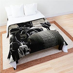 Anne Hathaway Design Comforter