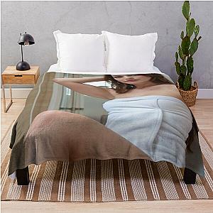 Anne Hathaway Glamour Throw