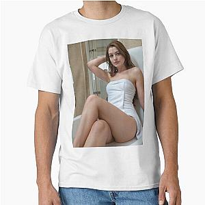 Anne Hathaway Classic T-Shirt