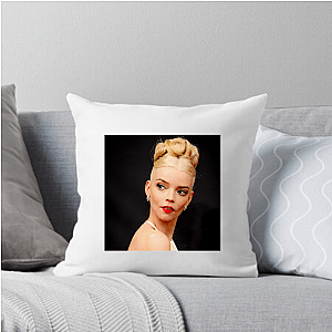 Anya Walks in Echoes Anya Taylor Joy Pillows Cover