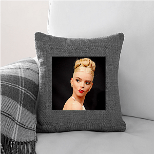 Anya Walks in Echoes Anya Taylor Joy Pillows Cover