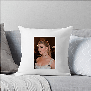 Taylor-Joy = Timeless Edge Anya Taylor Joy Pillows Cover