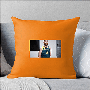 Physical Rebounding Presence Aron Baynes Pillows Cover