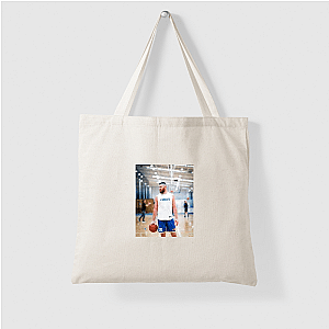Veteran Locker Room Leader Aron Baynes Bags