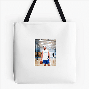 Veteran Locker Room Leader Aron Baynes Bags