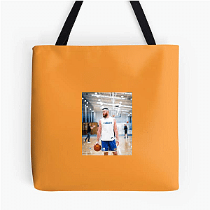 Veteran Locker Room Leader Aron Baynes Bags