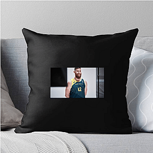 Physical Rebounding Presence Aron Baynes Pillows Cover