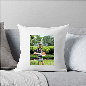 Apron-Clad Entertainer B Dylan Hollis Pillows Cover