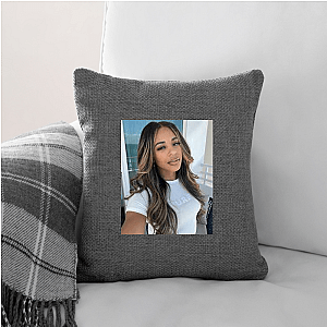 Powerhouse Athlete Bianca Belair Bianca Belair Pillows Cover