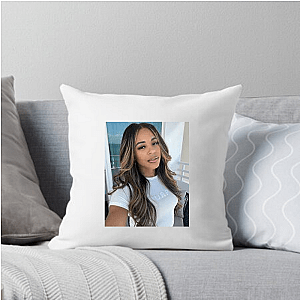 Powerhouse Athlete Bianca Belair Bianca Belair Pillows Cover