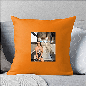 Driven By Determination Bianca Bustamante Pillows Cover