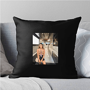 Driven By Determination Bianca Bustamante Pillows Cover