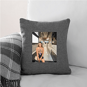 Driven By Determination Bianca Bustamante Pillows Cover