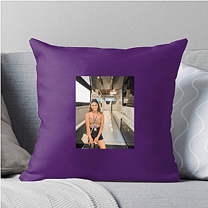 Driven By Determination Bianca Bustamante Pillows Cover