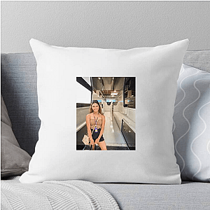 Driven By Determination Bianca Bustamante Pillows Cover