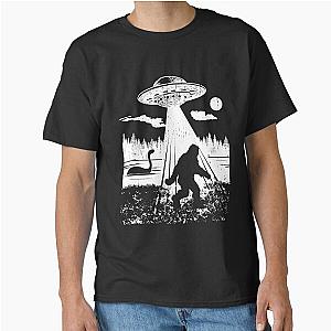 Bigfoot UFO Abduction - Sasquatch Loch Ness Monster Classic T-Shirt