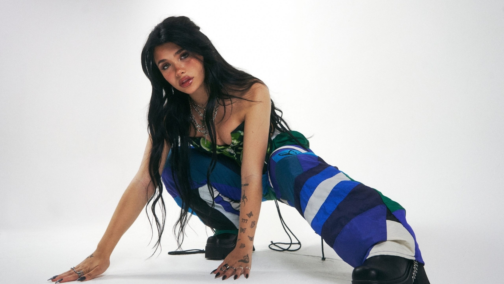 Nessa Barrett Reveals a New Official Music Video For "i wanna die"