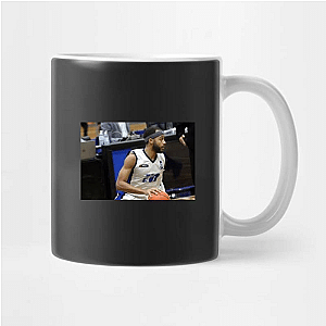 Former NBA Star Brandon Armstrong Mugs