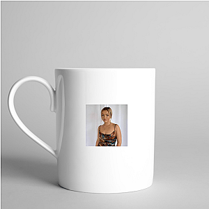 Social Trendsetter Bridey Drake Bridey Drake Mugs