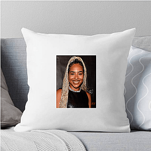 Beauty & Hustle – Simone’s Way B Simone Pillows Cover
