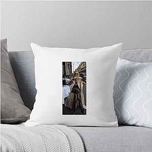 Camilla Araújo Making Waves Online Camilla Araújo Pillows Cover