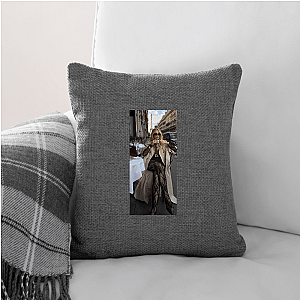Camilla Araújo Making Waves Online Camilla Araújo Pillows Cover