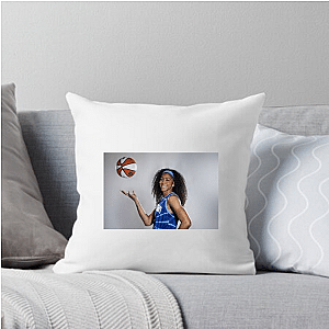 Game-Changing Playmaker Candace Parker Pillows Cover