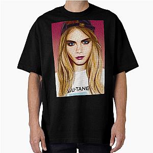 Cara Delevingne oversized t-shirt