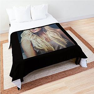 carrie underwood art Comforter