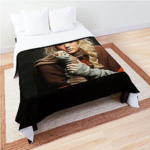 carrie underwood art Comforter