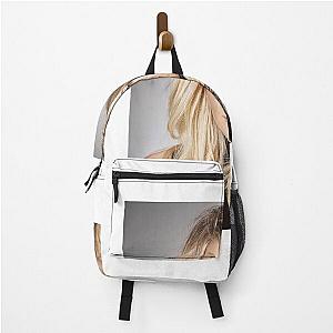 Carrie Underwood musikalisasi Backpack