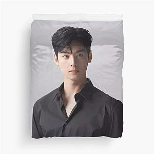 Cha Eun Woo - V9 Duvet Cover