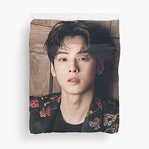 Cha Eun Woo - V16 Duvet Cover