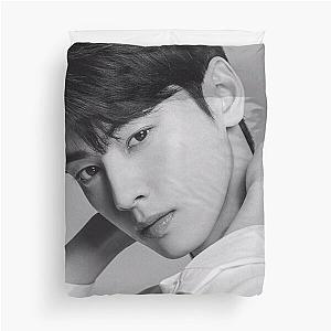 Cha Eun Woo - V7 Duvet Cover