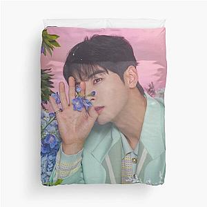 Cha Eun Woo - V1 Duvet Cover