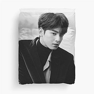 Cha Eun Woo - V12 Duvet Cover